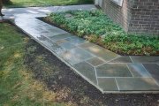 sawcut-edge-flagstone-walkway